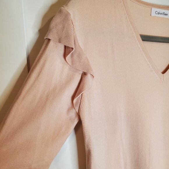 Calvin Klein Pale Soft Pink Sweater Long Sleeve Pullover Shoulder Ruffles SZ MED - Picture 5 of 9